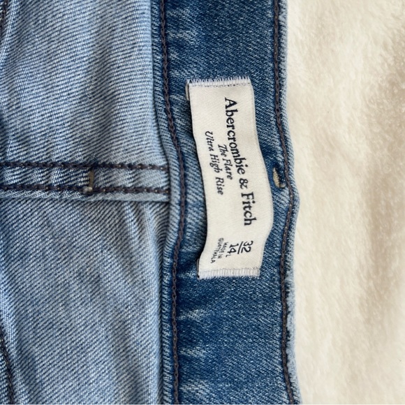 🌟ABERCROMBIE & FITCH “THE FLARE” ULTRA HIGH RISE JEANS🌟 - Picture 4 of 14